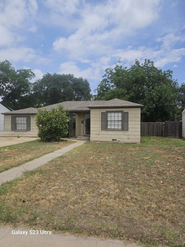 property at 3012 33rd St