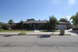 19014 Armington Dr in Horizon City, TX - Building Photo
