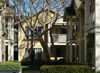 Cottage Gardens Apartments in Santa Barbara, CA - Building Photo - Building Photo