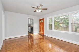 1415 Springwood Ln in Charlotte, NC - Building Photo