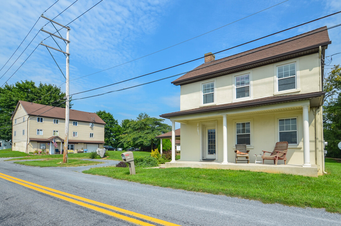 2819 Rising Sun Rd in Slatington, PA - Building Photo