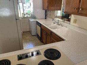 605 Radcliffe Dr in Davis, CA - Building Photo - Building Photo