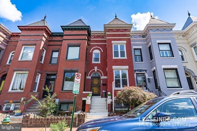 property at 130 Seaton Pl NW