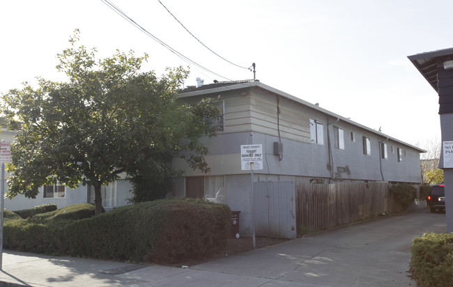 21857-21889 Thelma St in Hayward, CA - Building Photo - Building Photo