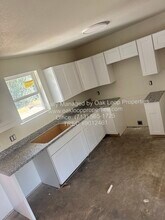 2002 W Texas Ave in Baytown, TX - Building Photo - Building Photo