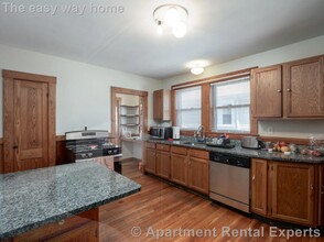 54 Upland Rd in Somerville, MA - Building Photo - Building Photo