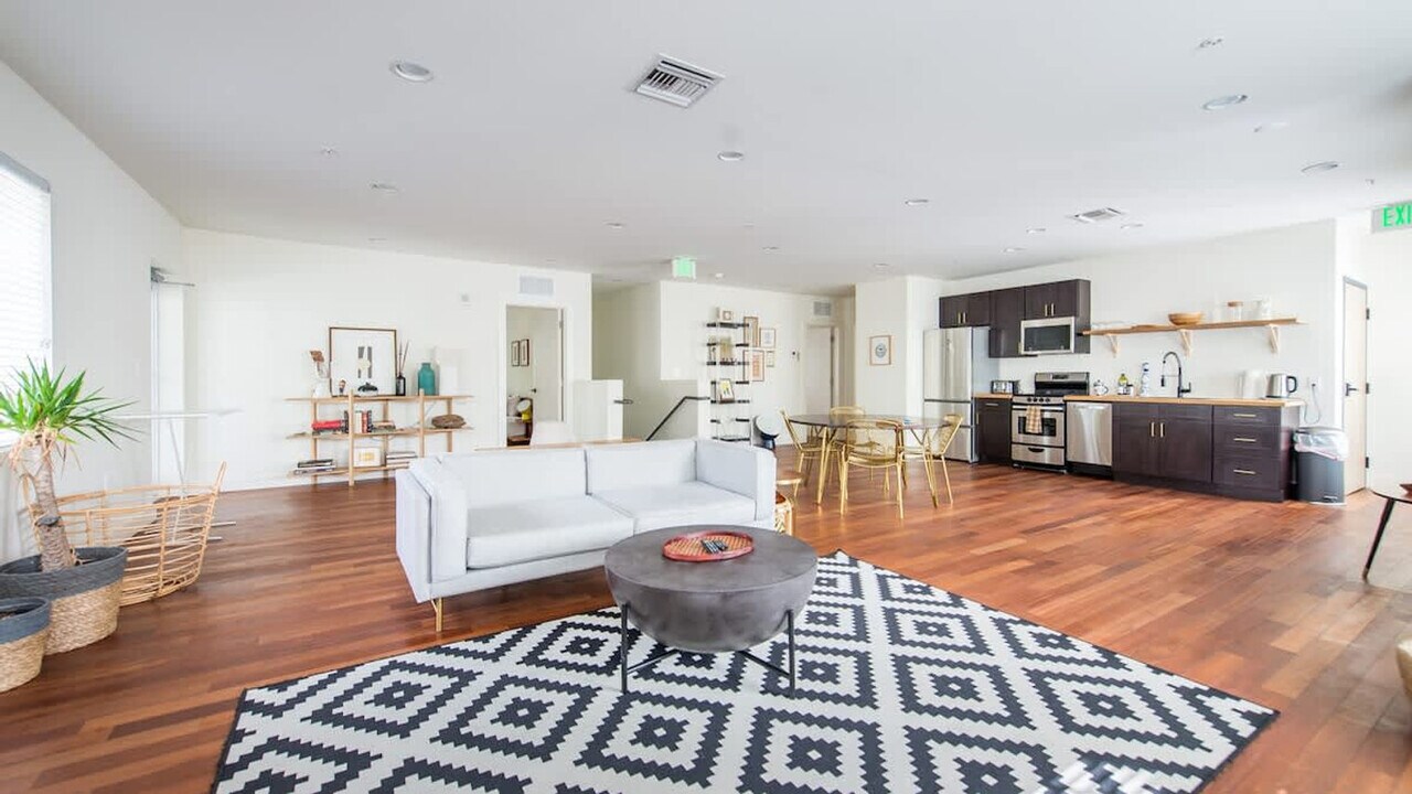 747 4th St in Miami Beach, FL - Building Photo