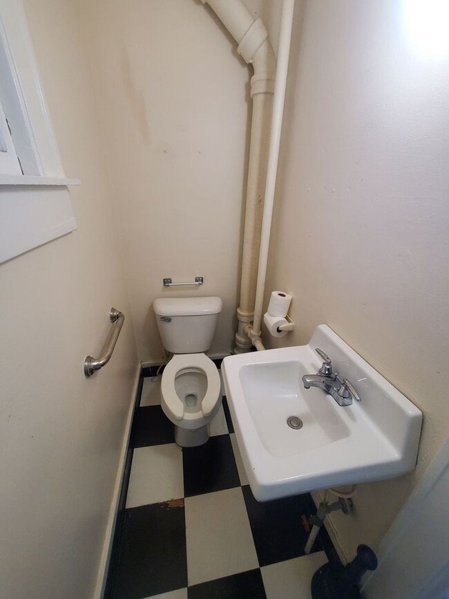 920-924 Romayne - 5 unit (ACE Property)