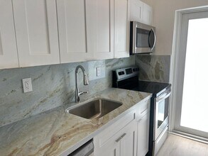 7293 Gary Ave in Miami Beach, FL - Building Photo - Building Photo