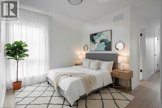 15 Cedar St N in Kitchener, ON - Building Photo - Building Photo