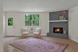 1434 E Cedar Ln in Madison, TN - Building Photo