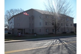 Mount Paran Square Apartments in Indianapolis, IN - Building Photo - Building Photo