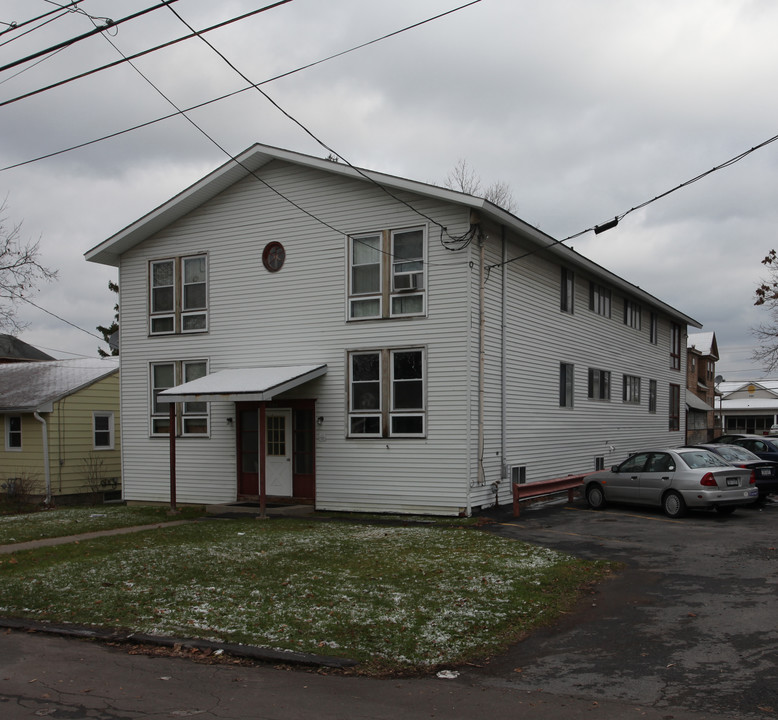 Edwards Apartments in Syracuse, NY - Building Photo