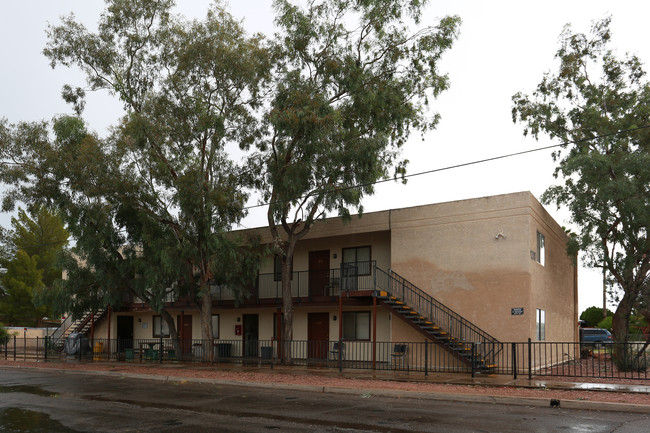 1202 N Catalina Ave in Tucson, AZ - Foto de edificio - Building Photo