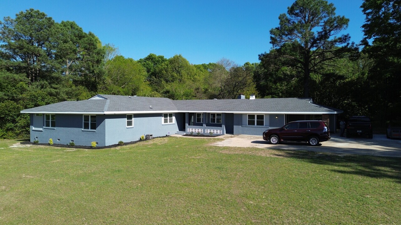 804 Wright St, Unit 3 in Tuskegee, AL - Building Photo