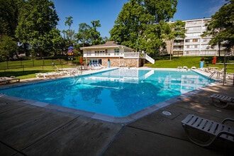 Heritage Park Apartments in Adelphi, MD - Building Photo - Building Photo