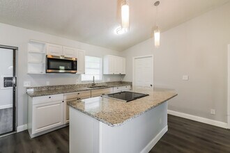 1305 E Bay St in Bartow, FL - Building Photo - Building Photo