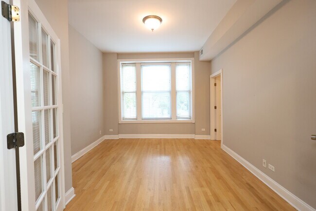 1026 W Roscoe St in Chicago, IL - Building Photo - Building Photo