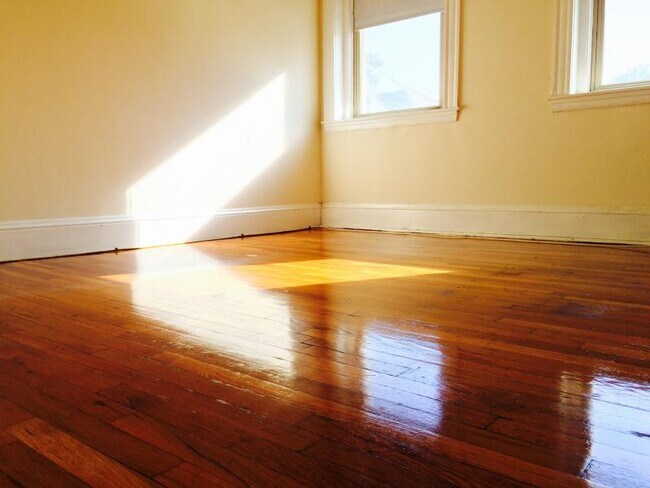 1610 Massachusetts Ave in Cambridge, MA - Building Photo - Building Photo