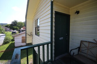 306 James St in Rossville, GA - Building Photo - Building Photo