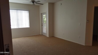 110 W Bell Rd, Unit 1 in Phoenix, AZ - Foto de edificio - Building Photo