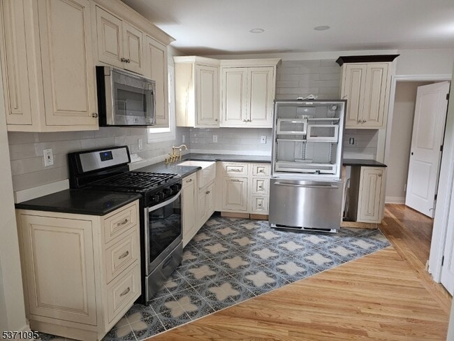 135 Main St in Chatham, NJ - Building Photo - Building Photo