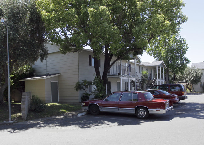 Sutter Commons in Yuba City, CA - Building Photo - Building Photo