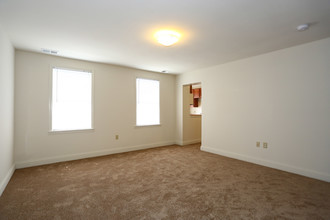 Dundalk Village Apartments in Dundalk, MD - Foto de edificio - Interior Photo