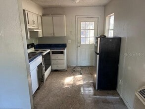 410 Terry St in Wildwood, FL - Building Photo - Building Photo