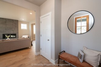 20610 SE Boer Pl SE in Bend, OR - Building Photo - Building Photo