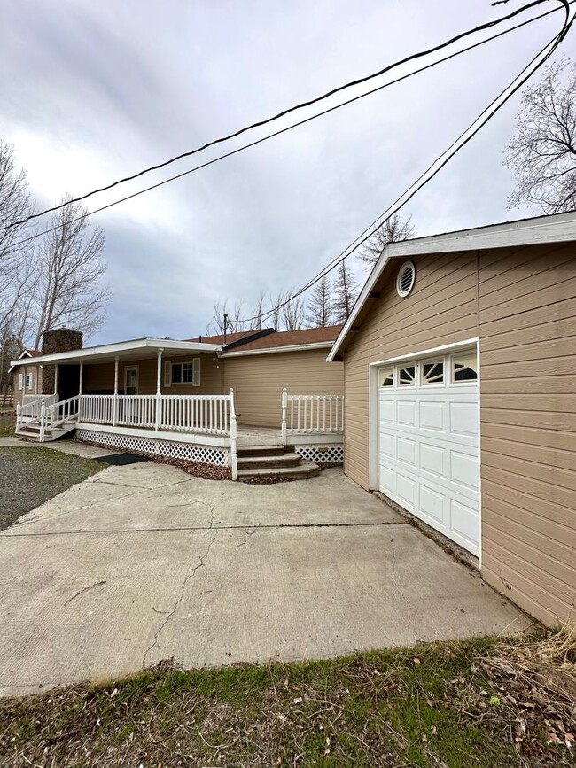 333 SW 35th St in Redmond, OR - Building Photo - Building Photo