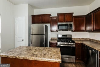 6069 Semaphore Rdg in Rex, GA - Building Photo - Building Photo