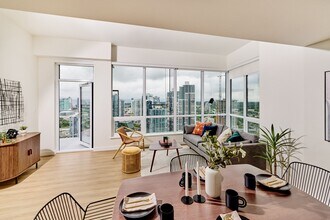 Comma King George in Surrey, BC - Building Photo - Building Photo