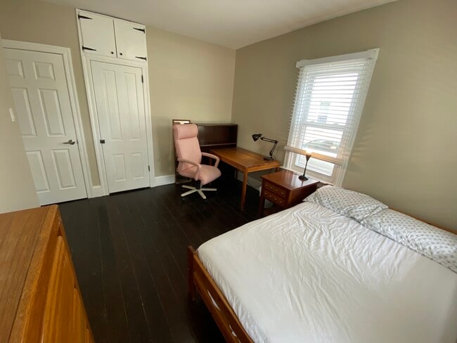 215 Birch Ave, Unit 1F in Princeton, NJ - Foto de edificio - Building Photo