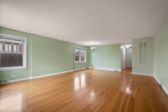 5840 N Kimball Ave in Chicago, IL - Building Photo - Building Photo