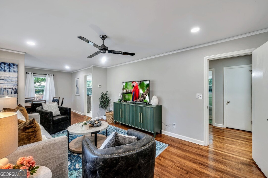 1131 Stoneybrook Rd in Forest Park, GA - Building Photo