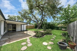 16222 Forest Bend Ave in Friendswood, TX - Building Photo - Building Photo