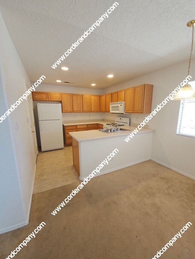 332 Pequin Tr SE in Albuquerque, NM - Building Photo - Building Photo