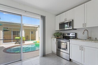 216 Ocean Breeze in Lake Worth Beach, FL - Building Photo - Building Photo