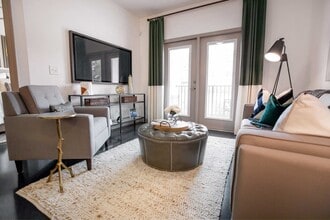 Country Park at Tall Oaks in Greensboro, NC - Building Photo - Building Photo