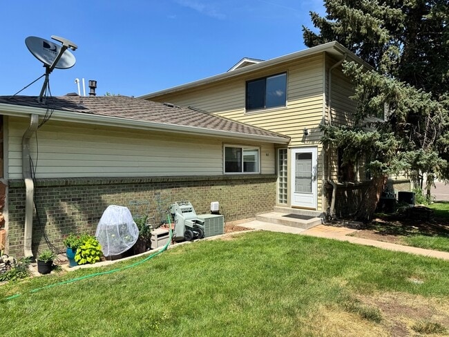 3351 S Field St in Lakewood, CO - Building Photo - Building Photo