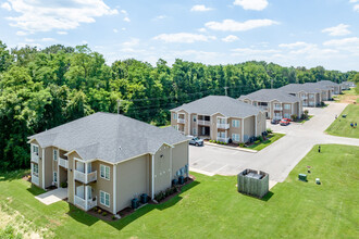 Lynnwood Apartments in Bowling Green, KY - Foto de edificio - Building Photo