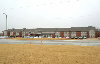 Park Village in Tulsa, OK - Foto de edificio - Building Photo