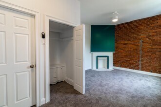 5215 Penn Ave in Pittsburgh, PA - Building Photo - Building Photo