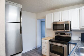 194 E 4800 S in Murray, UT - Building Photo - Building Photo