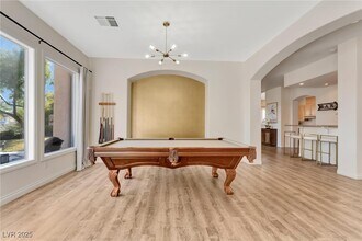 904 Pont Chartrain Dr in Las Vegas, NV - Foto de edificio - Building Photo