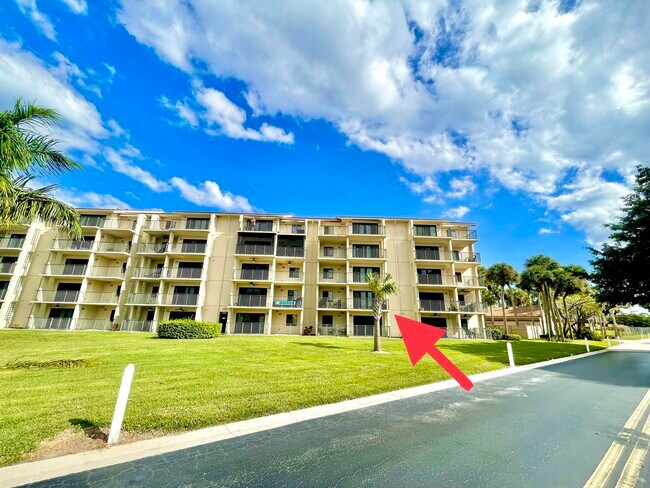 property at 901 Seafarer Cir