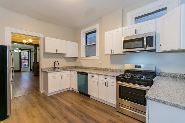 1706 N Dayton St, Unit 2 in Chicago, IL - Foto de edificio - Building Photo