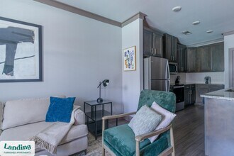 1445 S Egret Bay Blvd in League City, TX - Building Photo - Building Photo