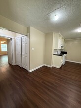 916 N Gaillard St in Baytown, TX - Building Photo - Building Photo